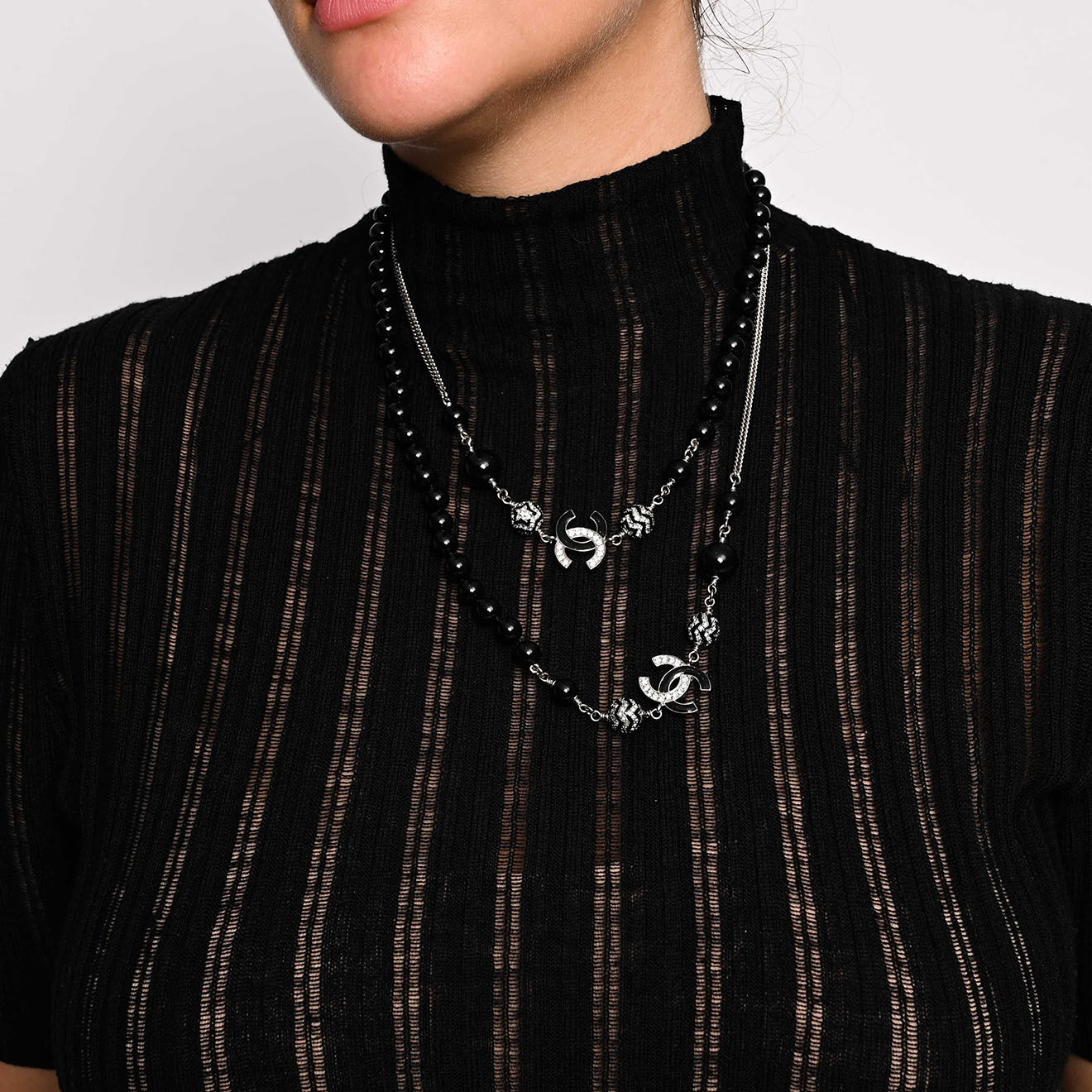 Chanel Sautoir Perles et Strass noir - Neuf sans étiquette