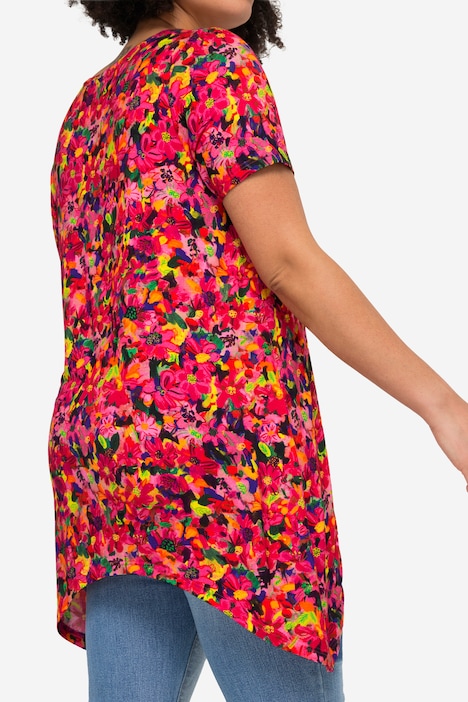 T-Shirt, bequeme Passform, floraler Allverdruck, Zipfelsaum.