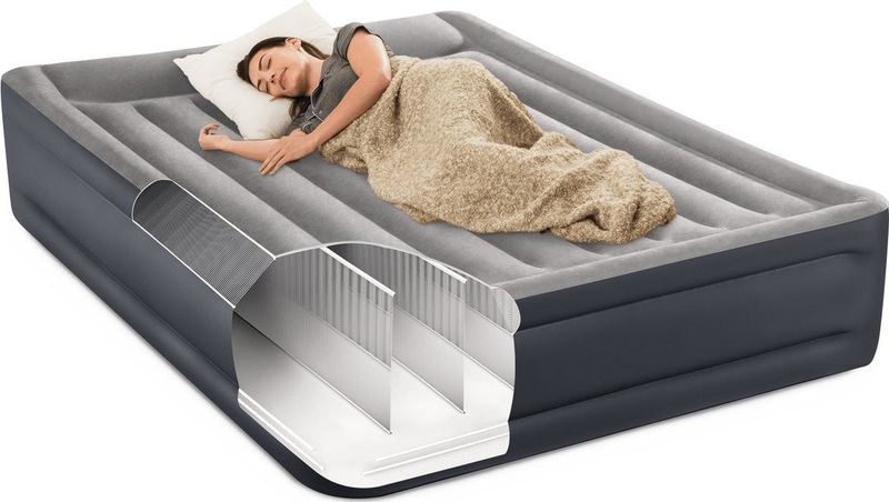 Intex Queen Deluxe Pillow Rest Luchtbed met ingebouwde pomp - 203x152x42 cm