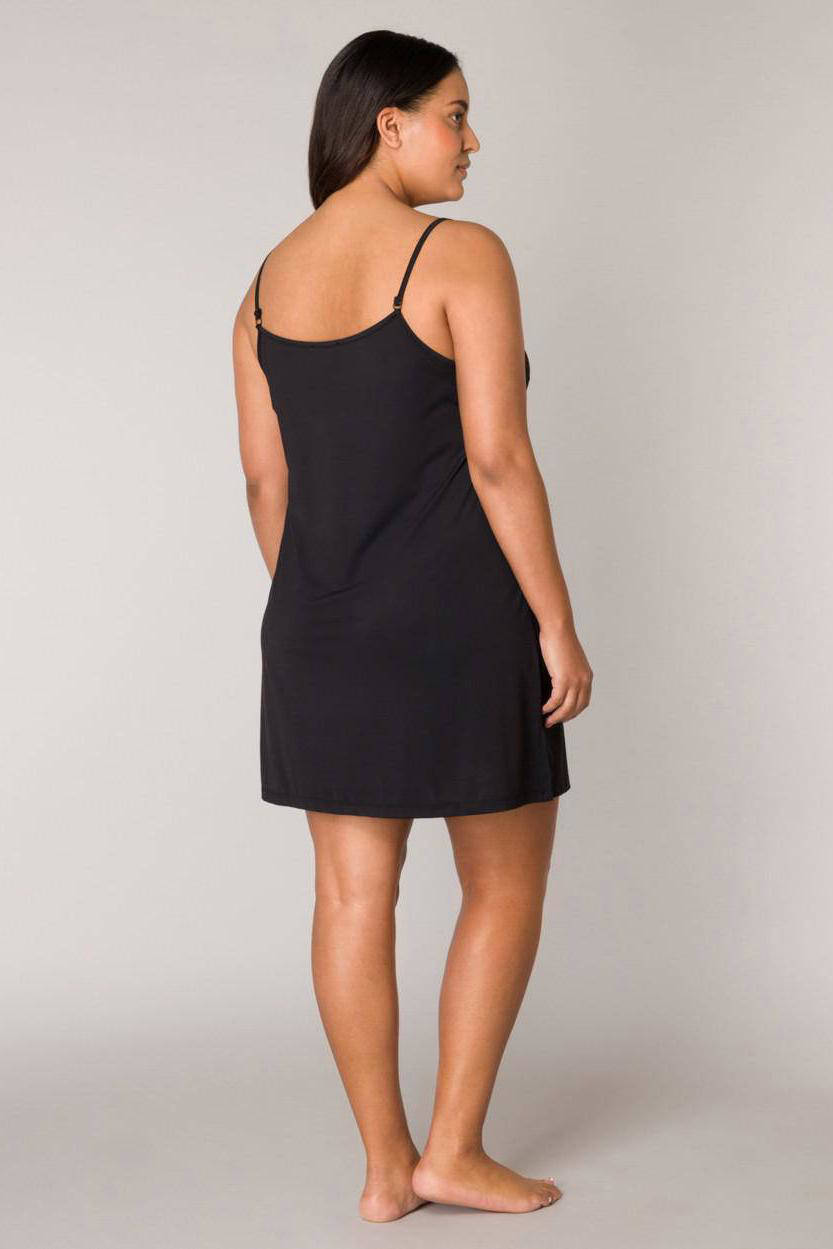 Base Level Curvy onderjurk Yanira met verstelbare bandjes zwart
