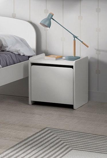 Vipack Nachtkonsole »Kiddy, mit 1 Drehtür, dahinter ein grosses Fach« B/H/T ca. 40x40x36cm, MDF lackiert, in verschiednen Farben erhältlich,  standfest gebaut, sie kann rechts oder links angestellt werden