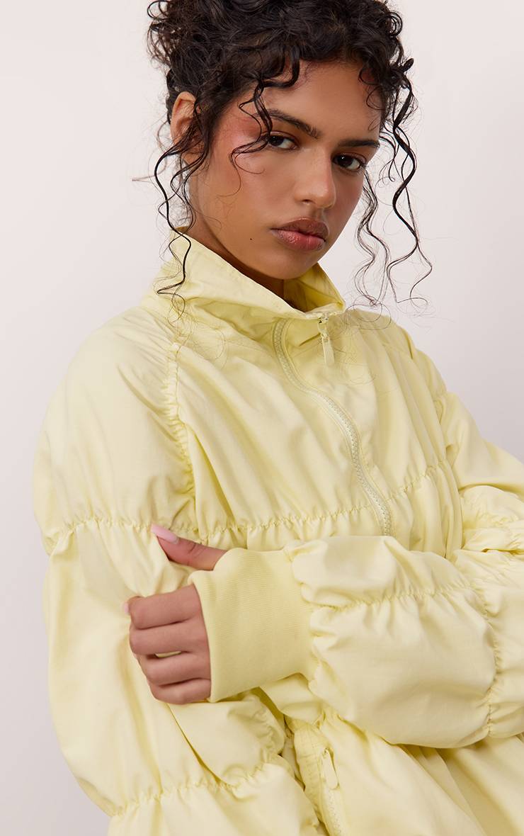 Butter Cream Coupe-vent Zippé Froncé Couleur Crème