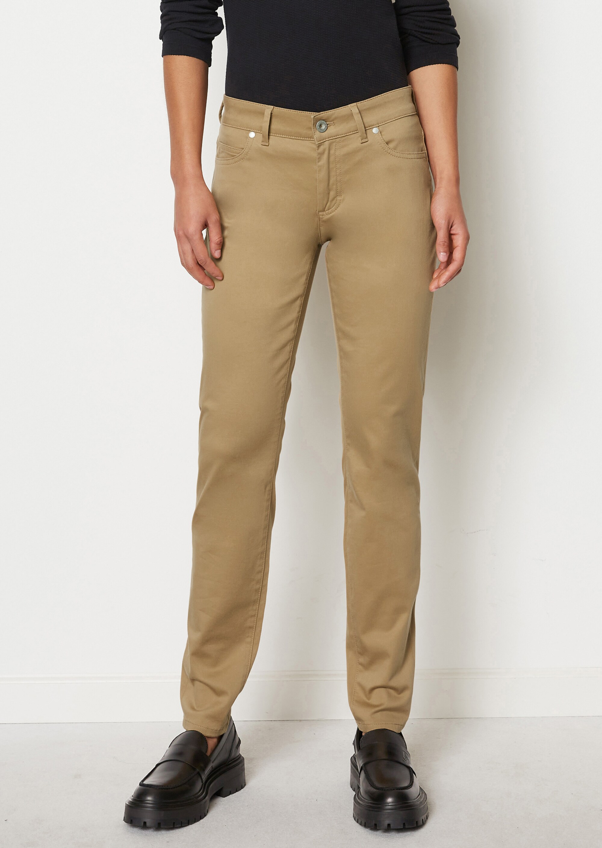 Hose Modell ALBY slim aus Satin-Stretch