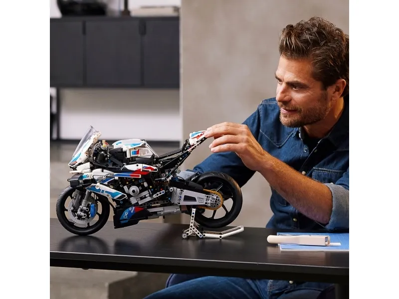 LEGO Technic 42130 BMW M 1000 RR