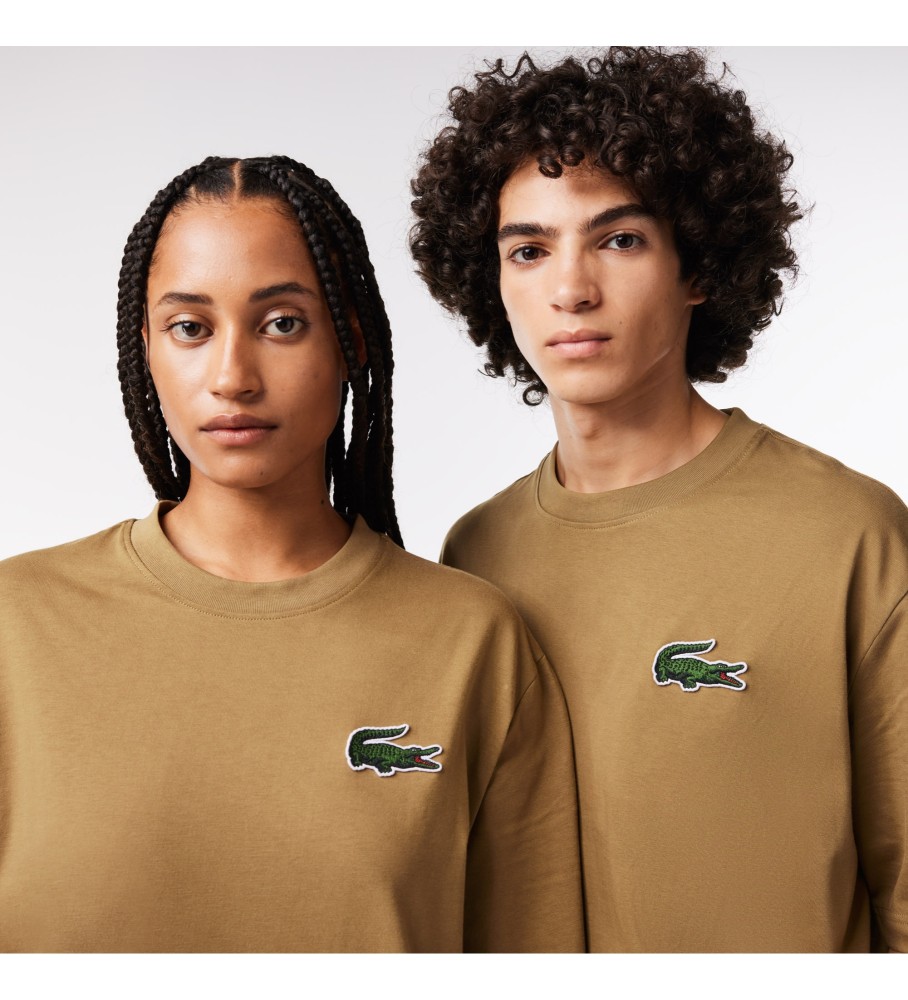 Camiseta Lacoste com logo marrom