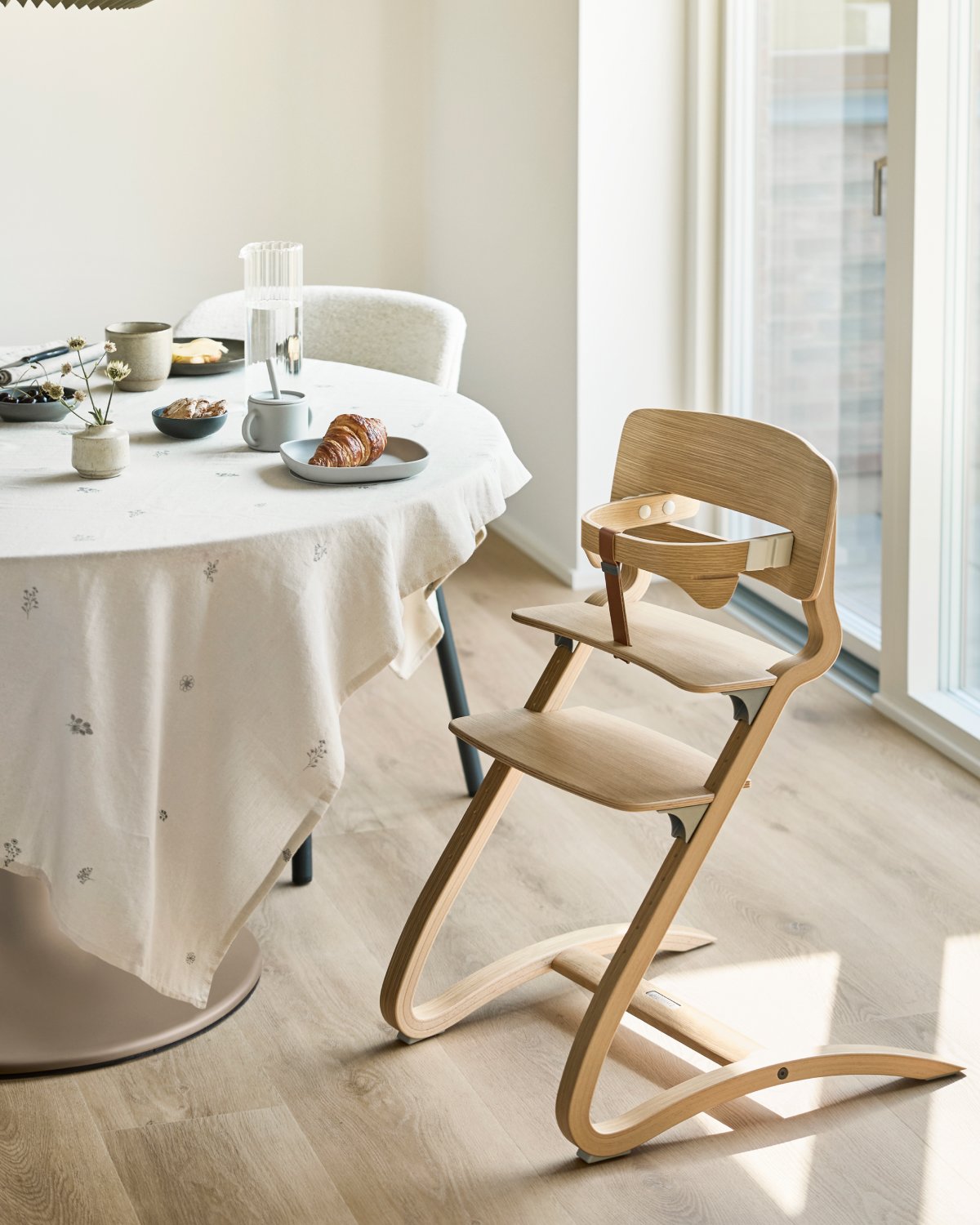 Leander Spisestol Louie – Justerbar | Eik, Natur, Natur
