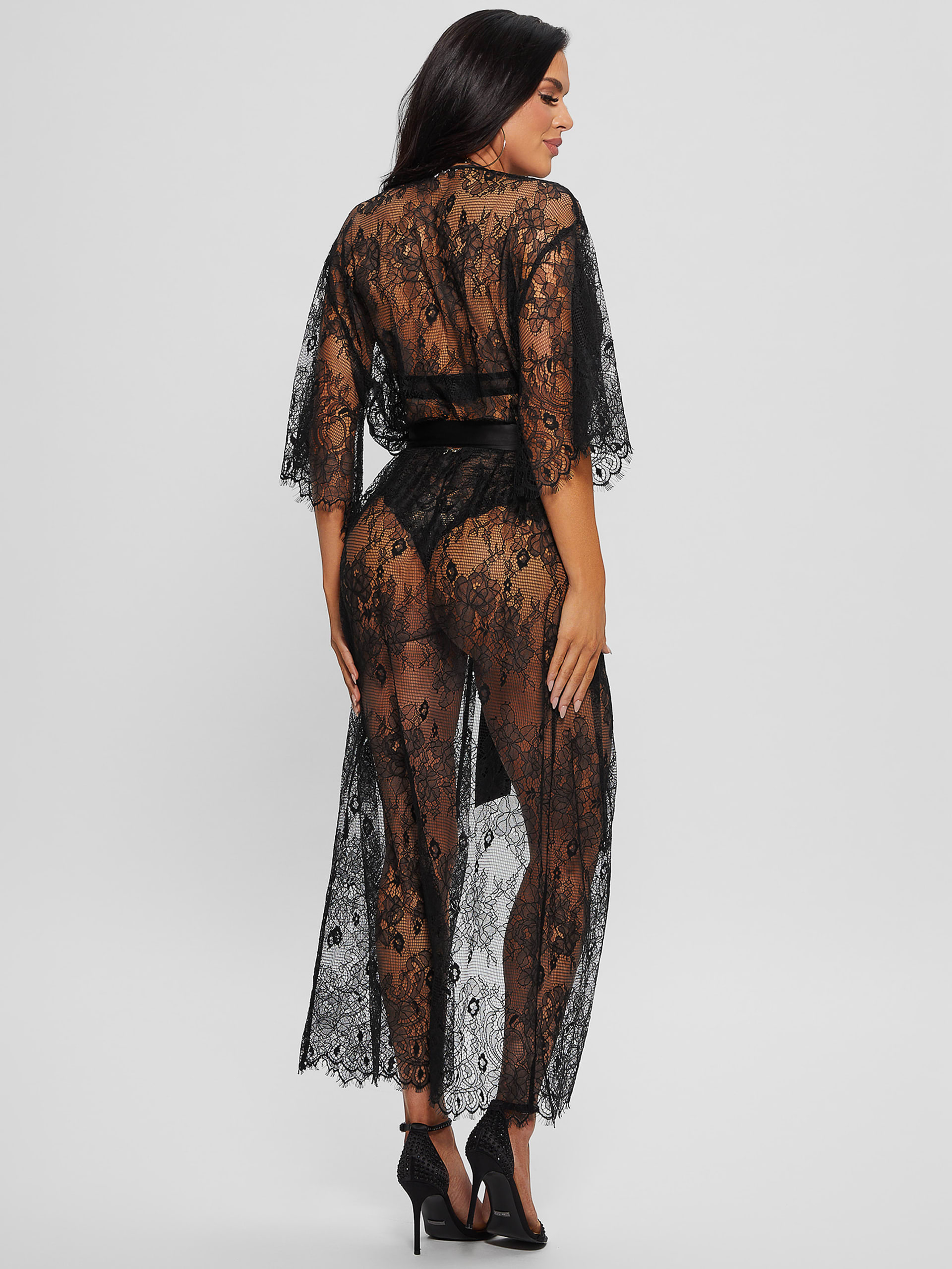 Kimono de renda semitransparente