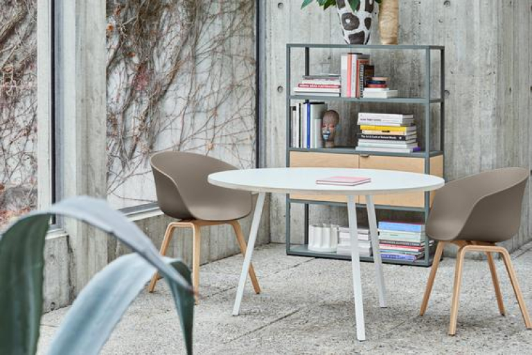 Hay Loop Stand Round eettafel Ø120 wit onderstel, wit laminaat