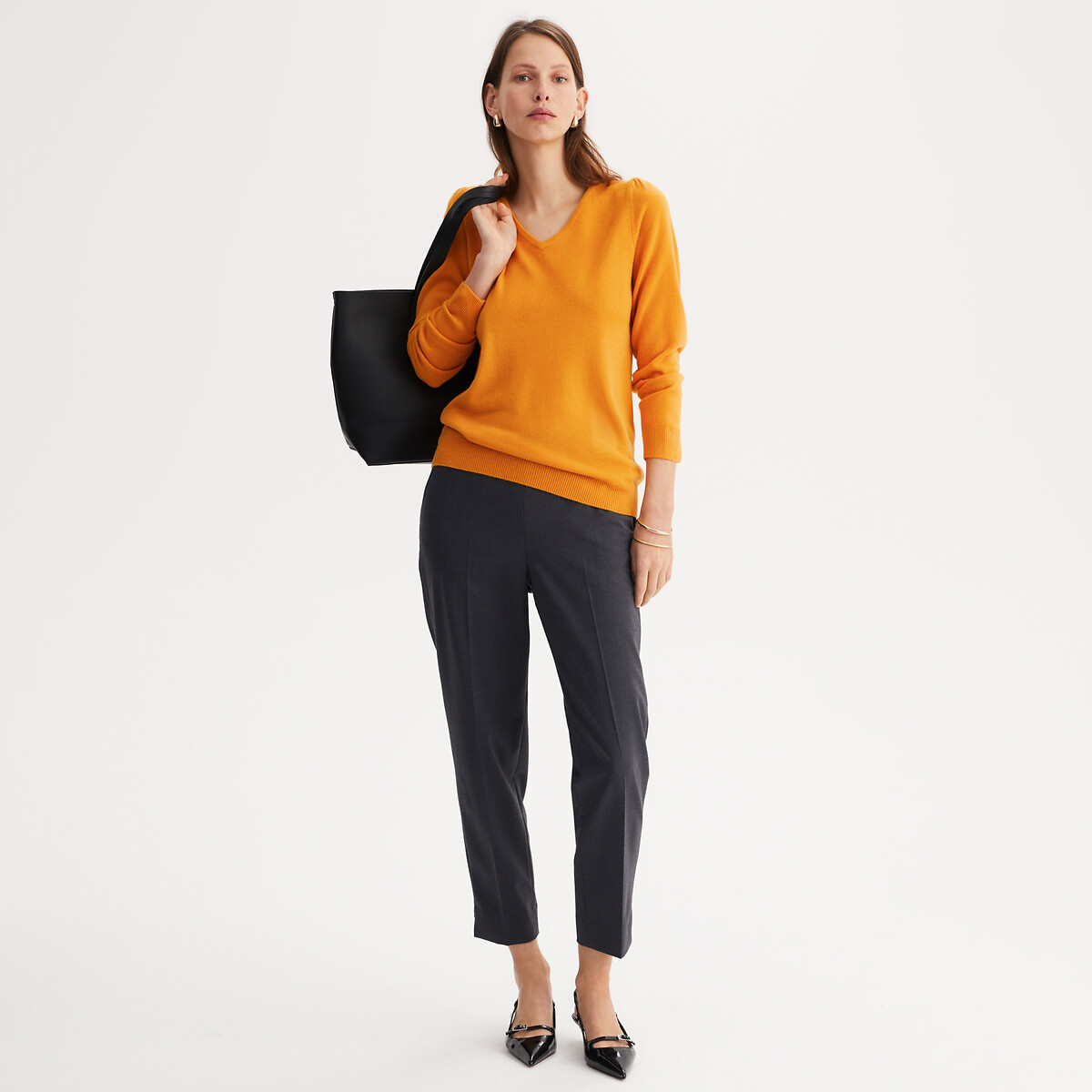ANNE WEYBURN<br>Suéter com decote em V, malha fina com toque extremamente macio