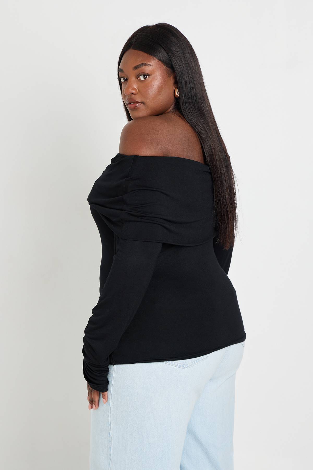 boohoo Haut Grande Taille Bardot À Ourlet Asymétrique