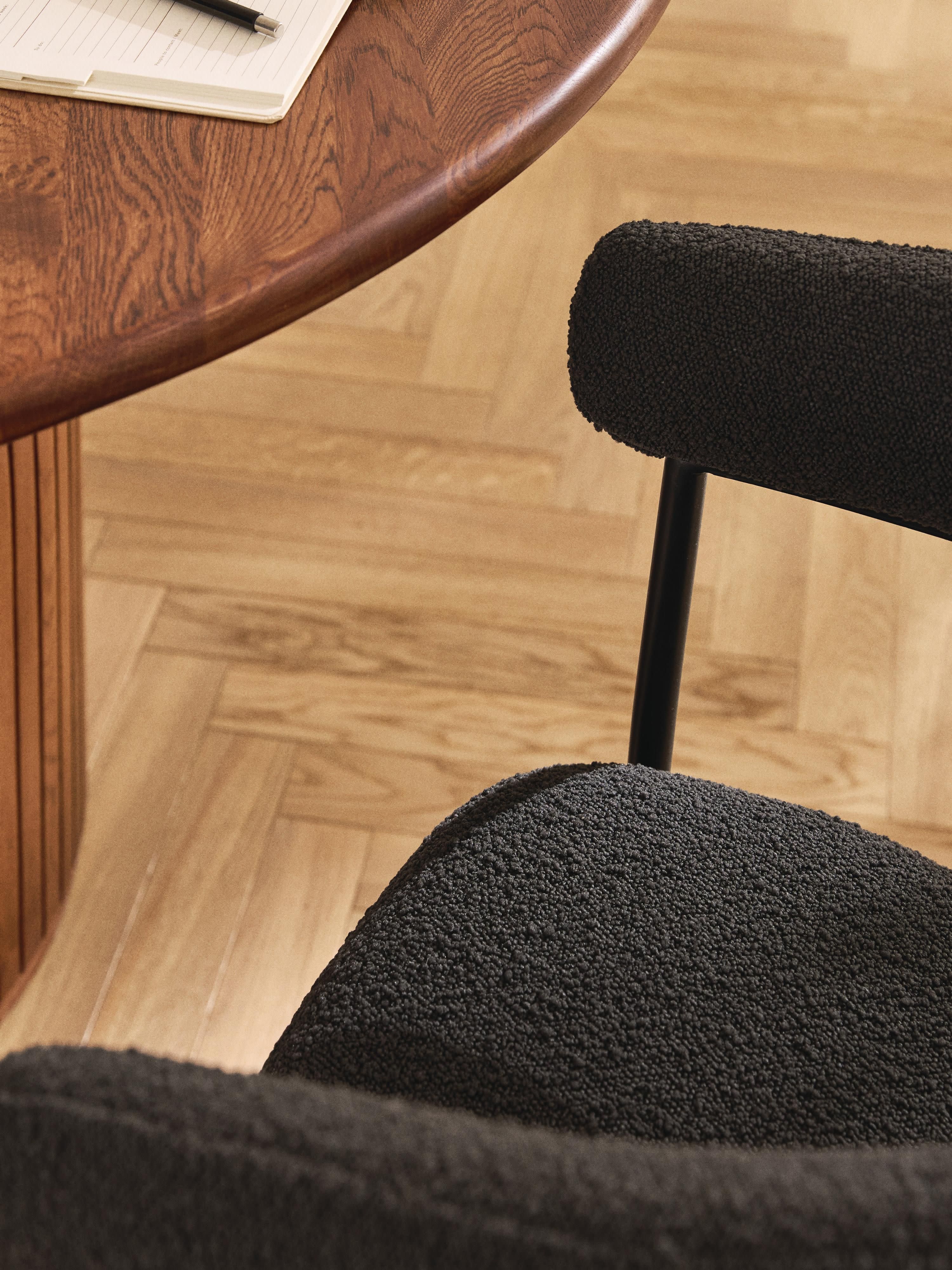 Bouclé gestoffeerde stoelen Thiago, 2 stuks