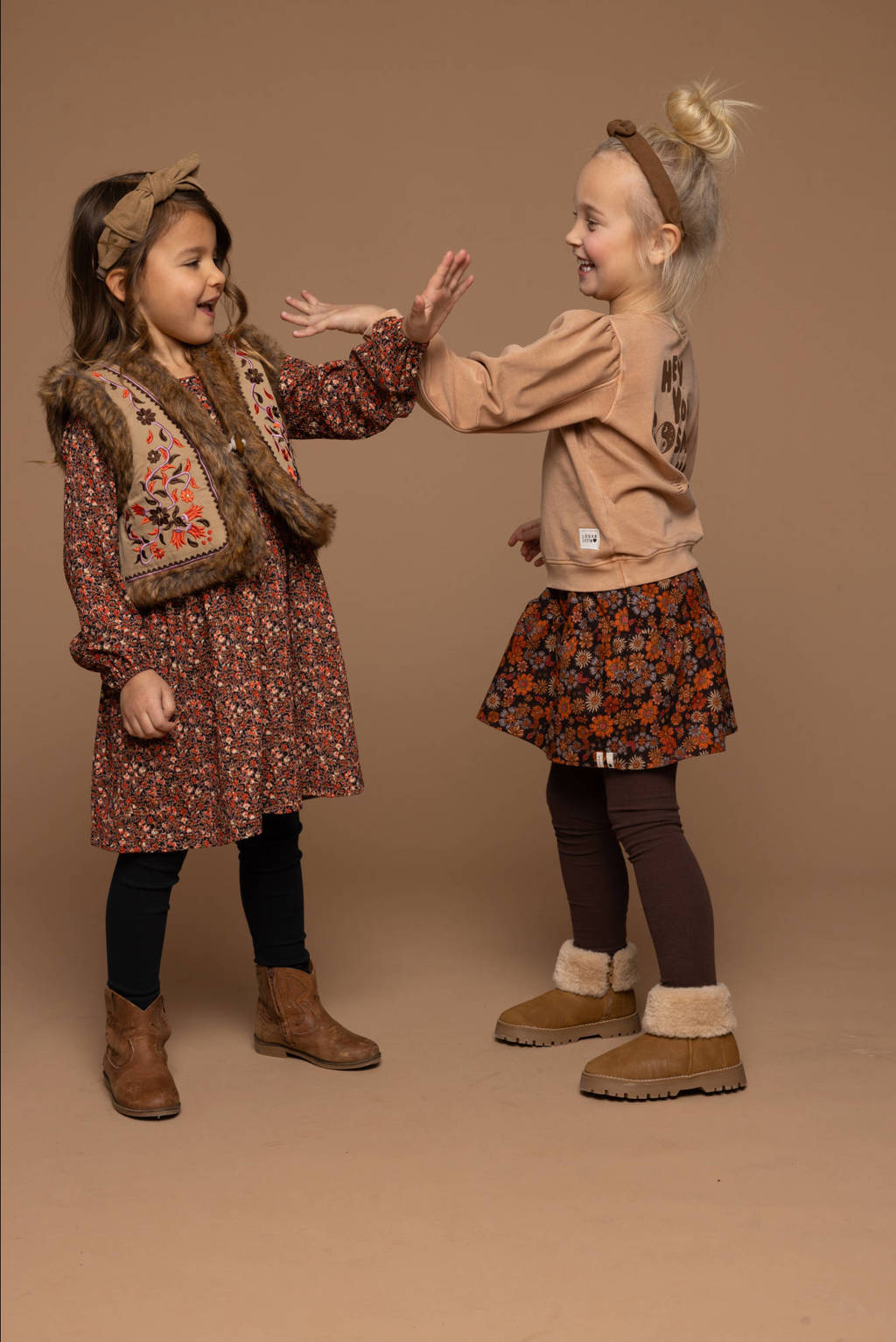 LOOXS sweater met backprint bruin