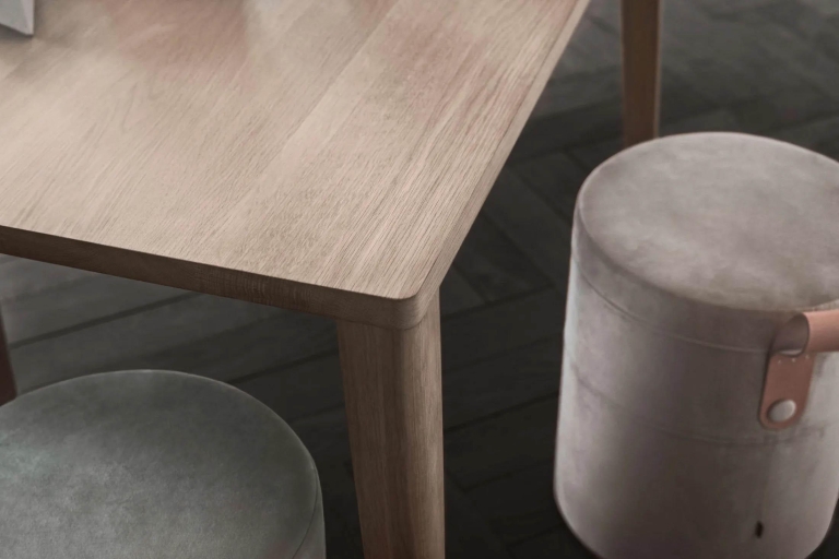 Bolia Graceful eettafel 130x130 naturel
