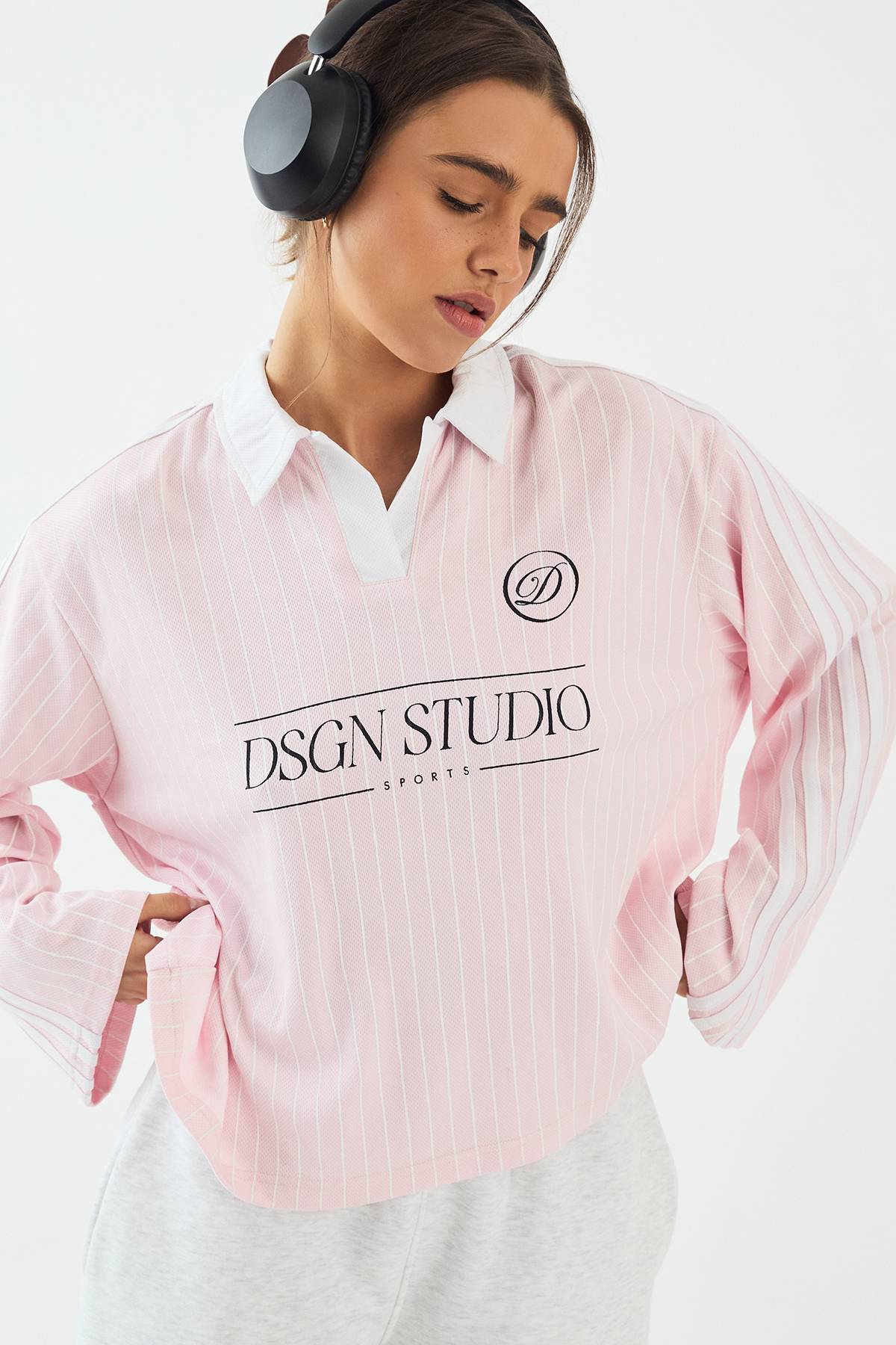 T-Shirt à Manches Longues Style Maillot de Football DSGN Studio