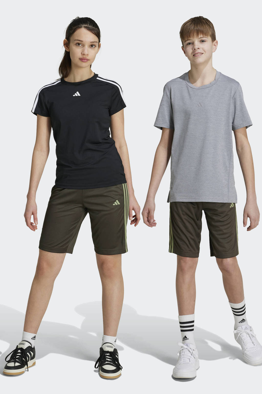 adidas regular fit casual short met logo olijfgroen/lichtgroen