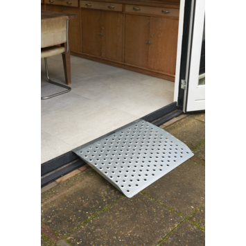 Secucare drempelhulp plus model 1 B=78 cm H 5-15 cm staal verzinkt