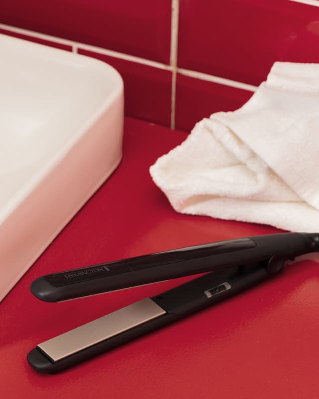 Remington glattejern S1370 (sort)