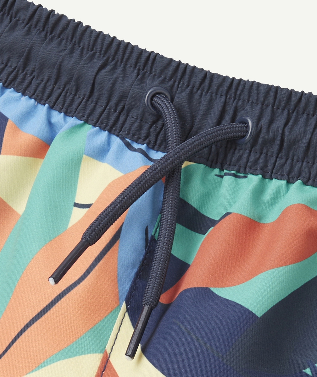 SHORT DE BAIN GARÇON EN FIBRES RECYCLÉES IMPRIMÉ COLORÉ