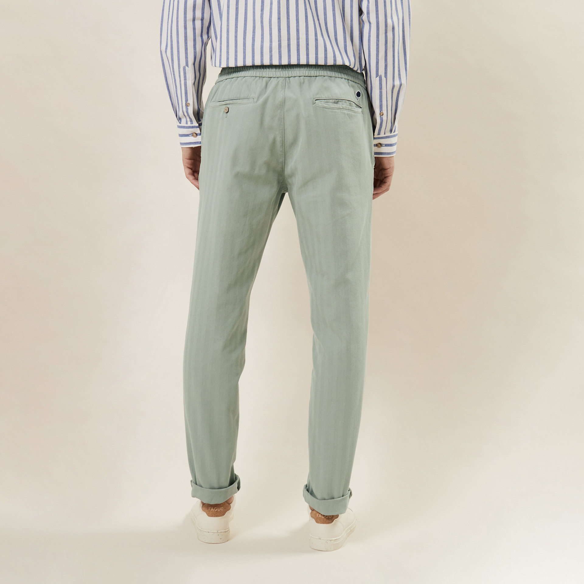 Chino vert clair coupe ajustée Coton organique et coton recyclé - modèle Brix
