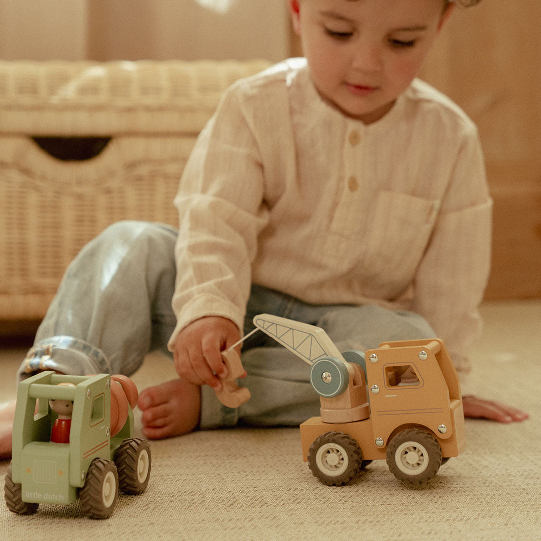 little dutch kraanwagen met kraanmachinist