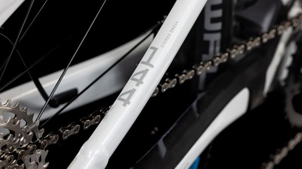 STEREO HYBRID ONE44 EXC 800 E-MTB Fully  metallicwhite'n'black  L