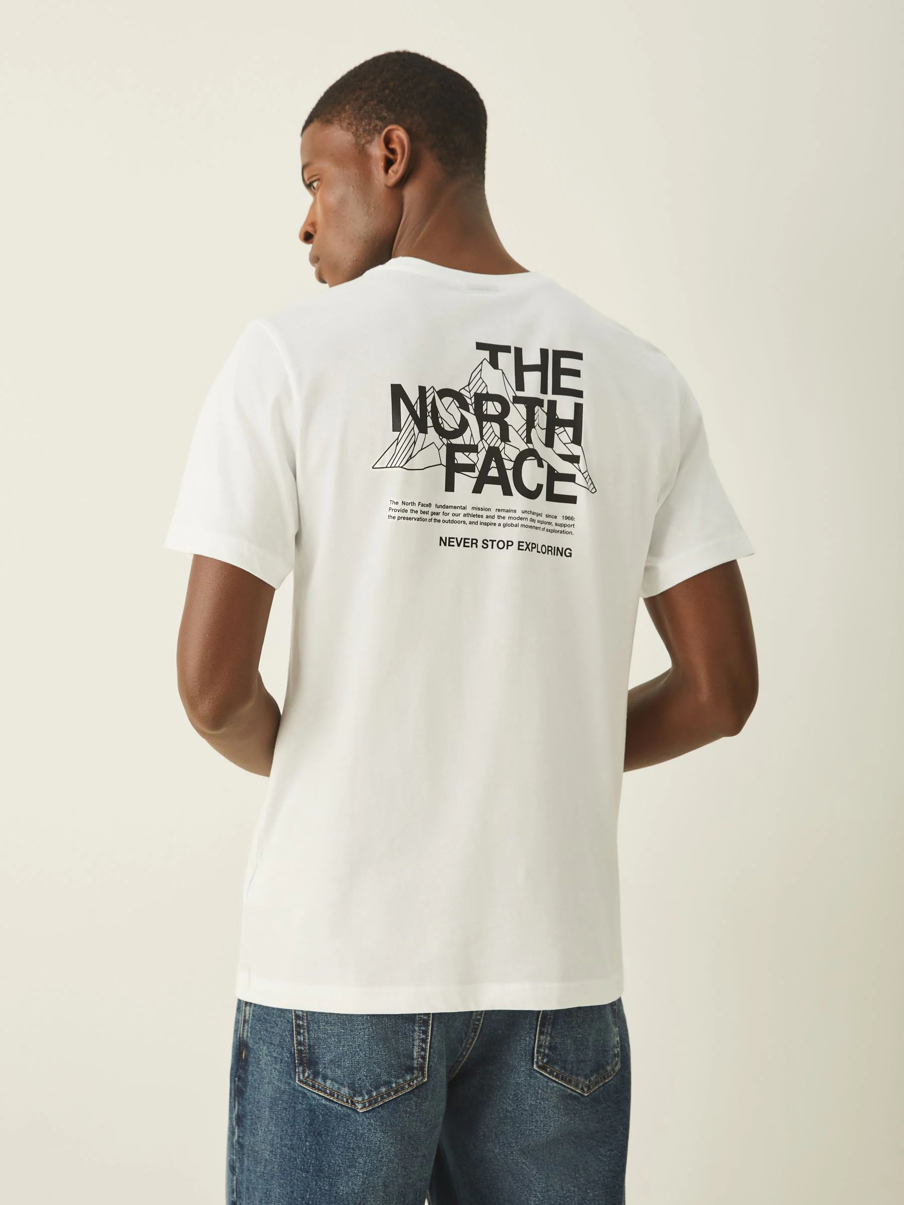 Wit - The North Face T-shirt met bergprint op de achterkant