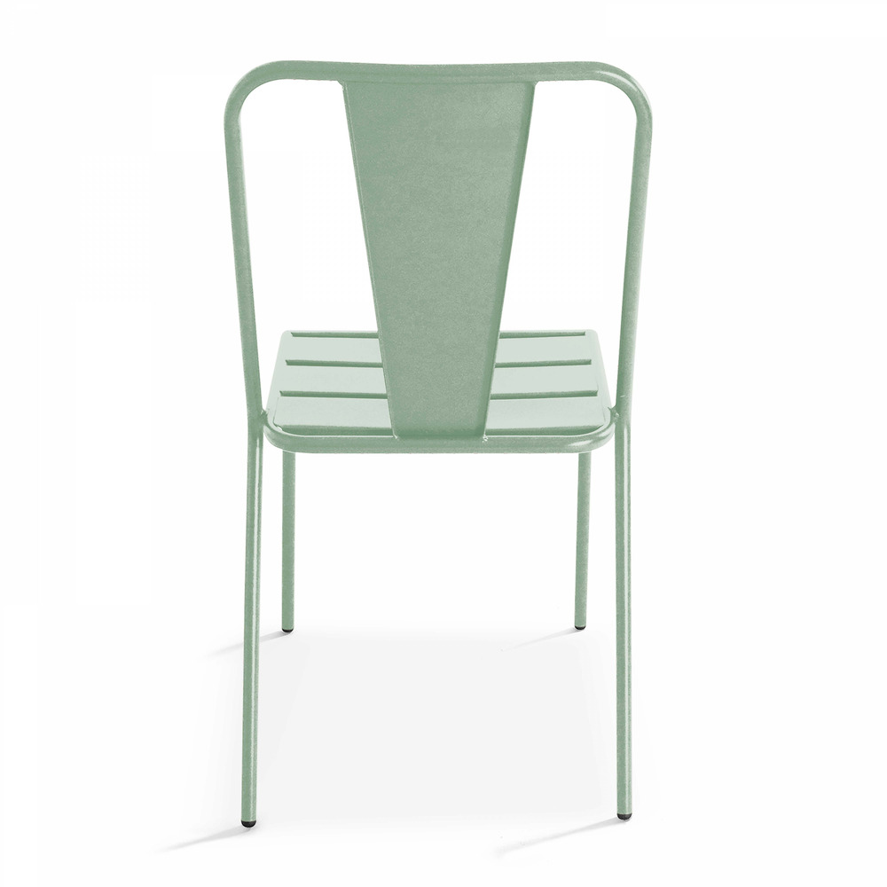 Chaise en métal vert sauge