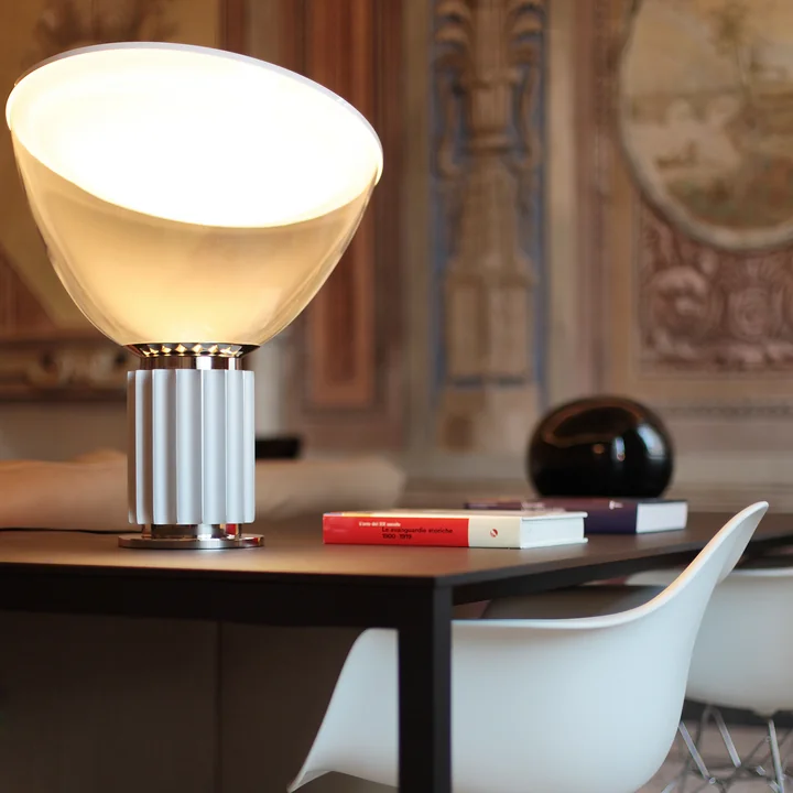 Flos - Taccia LED Tischleuchte (PMMA), schwarz