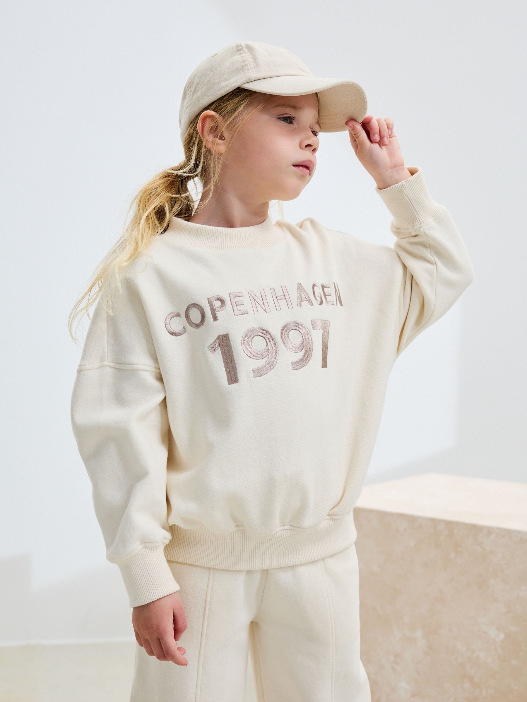 Ecru met slogan - Set van sweatshirt en joggingbroek met wijde pijpen (3-16jr)