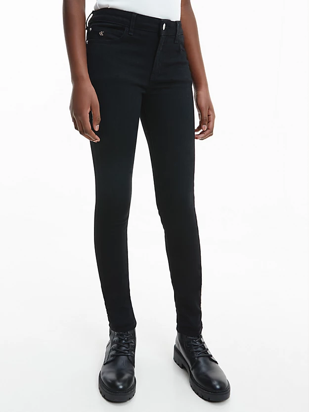 Calça jeans skinny de cintura média