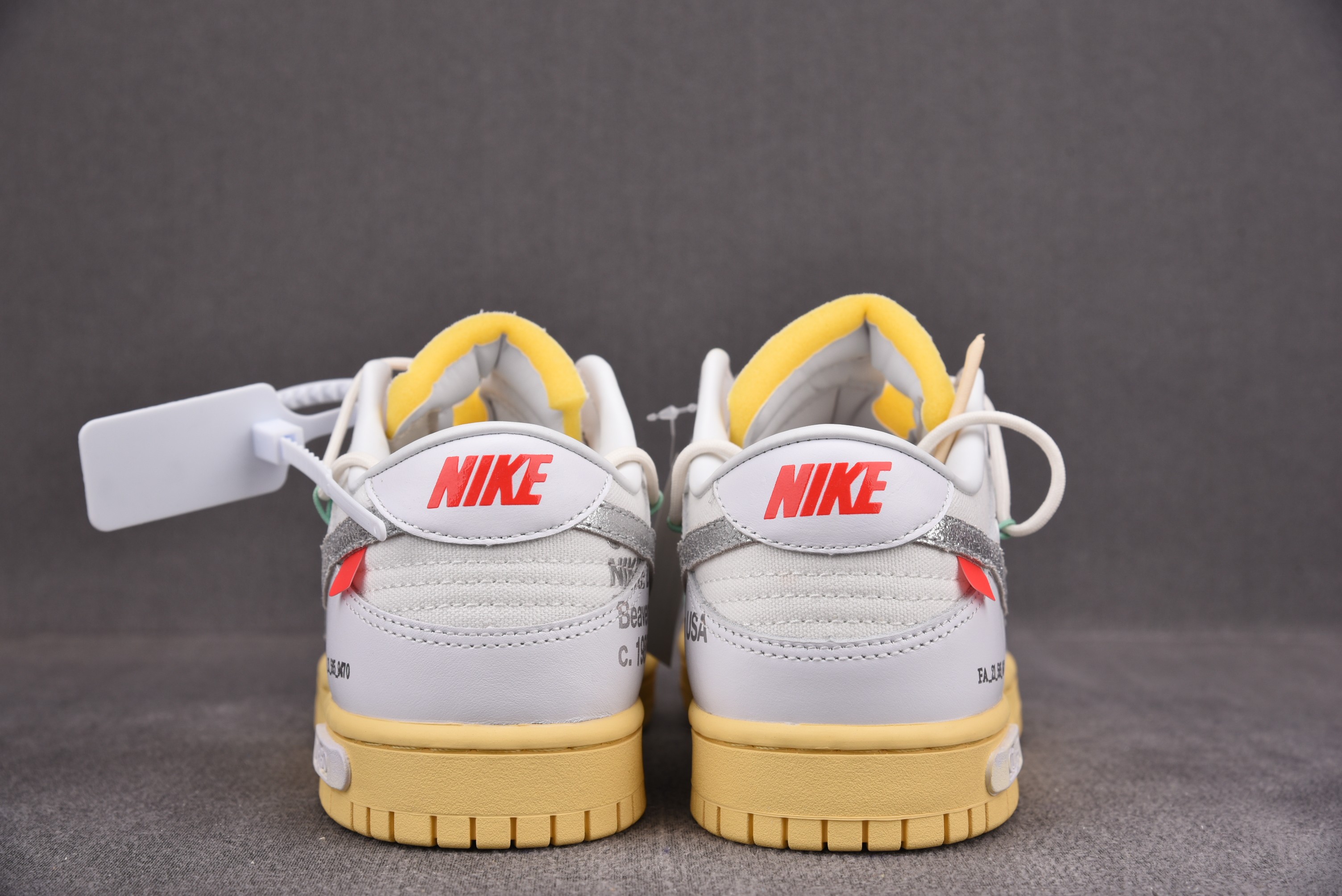 Nike Dunk Low   Lot 1