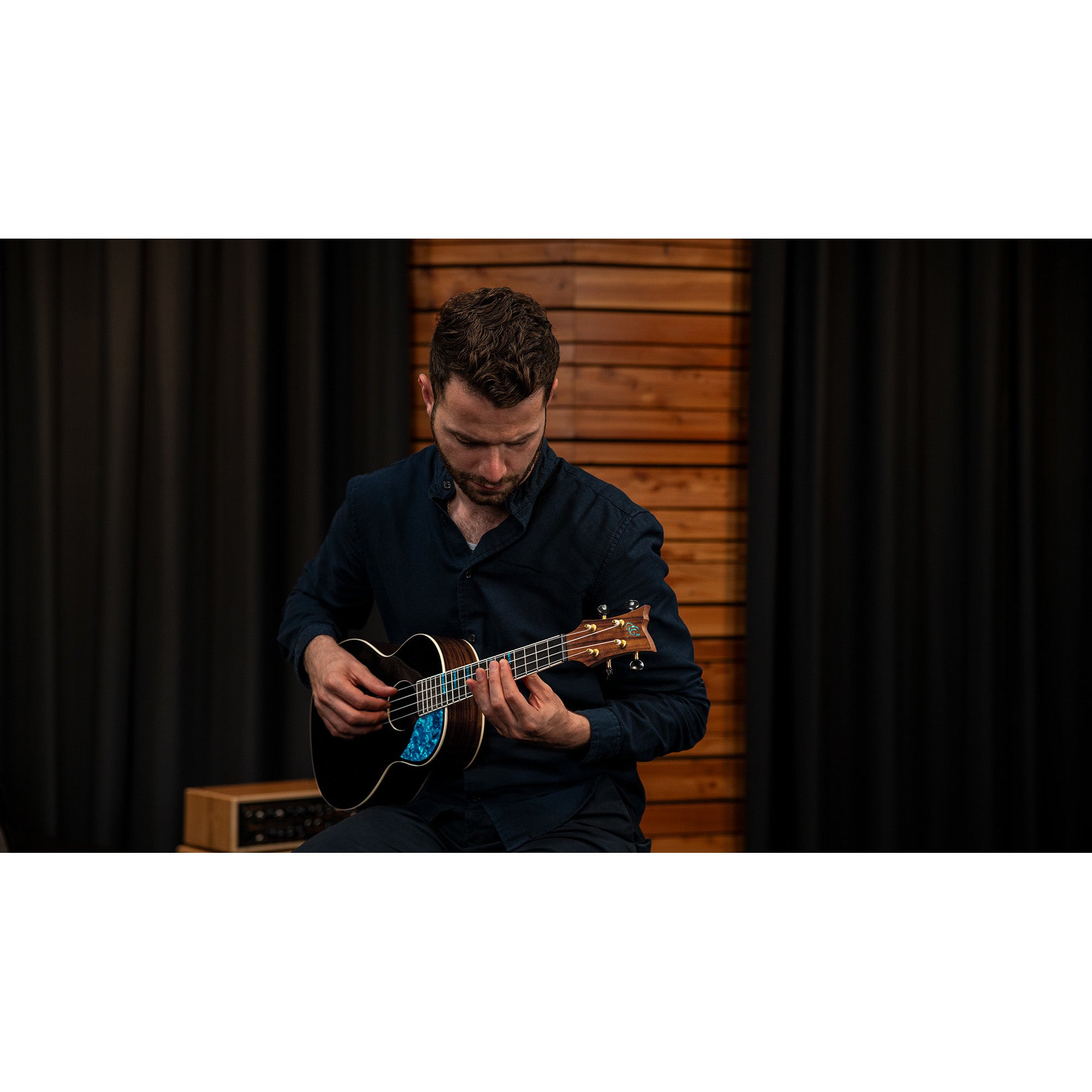 Ortega Ghost Series RUGH-BKT tenor ukelele met gigbag