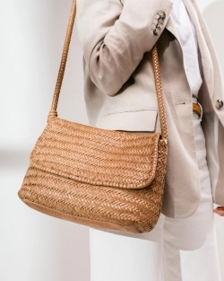 Biba Barcelona Heritage Crossbag M Perkins Camel