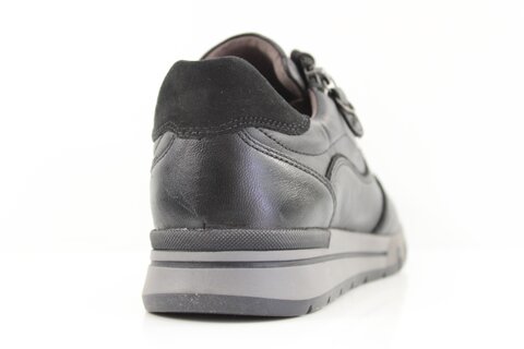 Caprice Sneaker