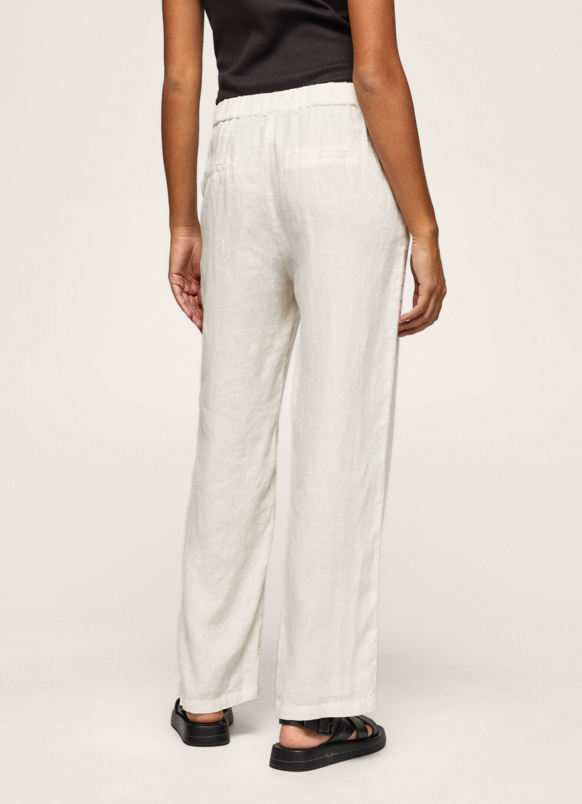 Calça reta em tecido fluido - branco mousse