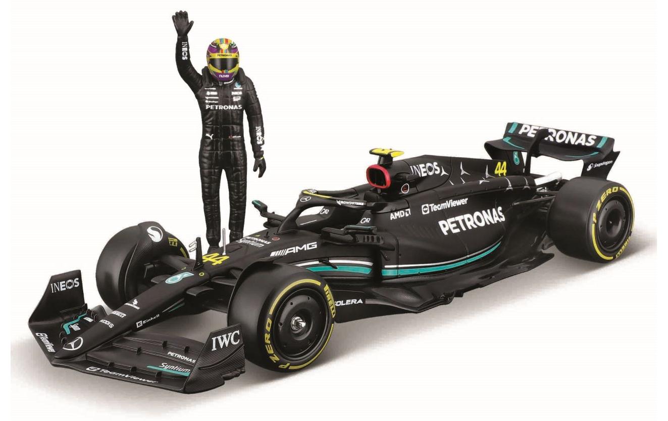 Mercedes-AMG F1 W14 E Perf. 2023 mit Figur 1:24Sammlermodell im Massstab 1:24