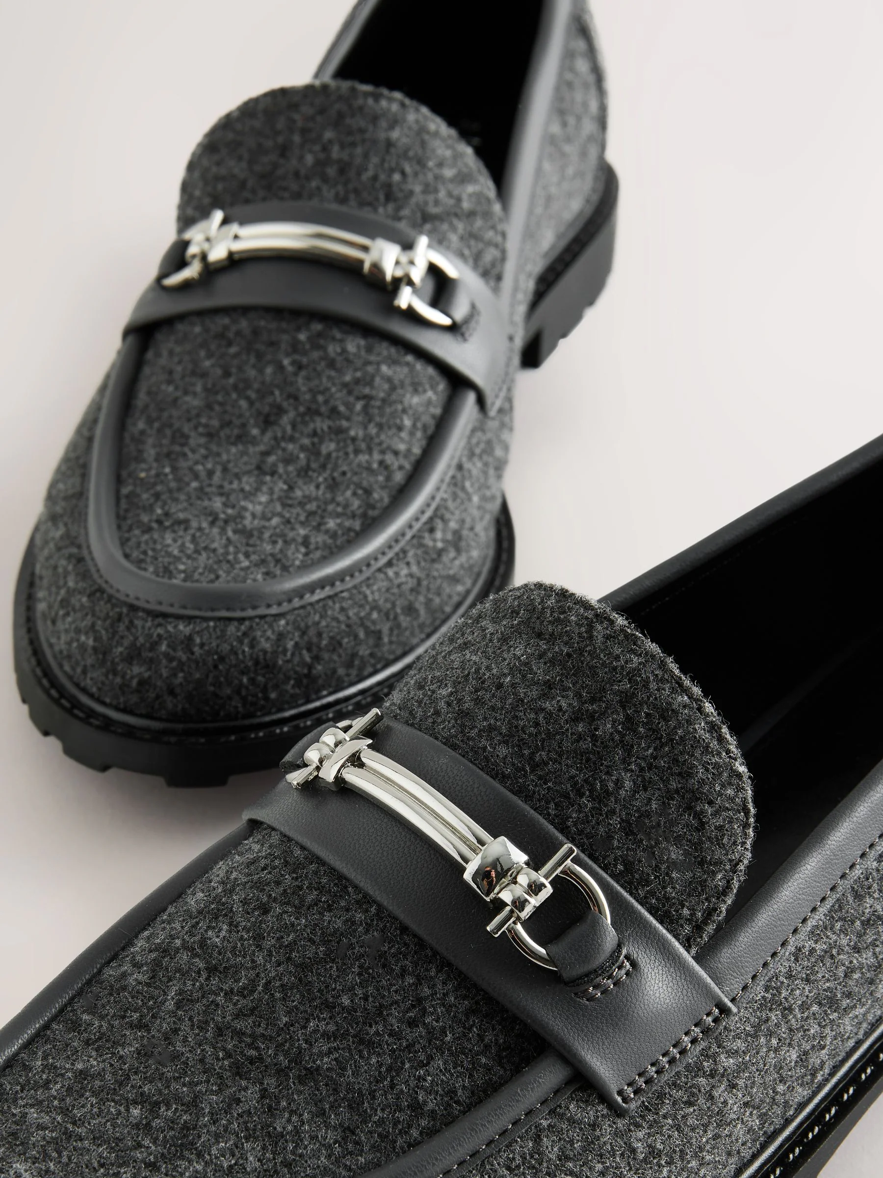 Grijs - Forever Comfort® Trim Hardware Round Toe Loafers
