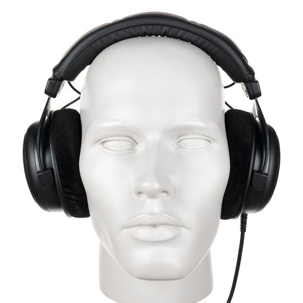 beyerdynamic DT-880 Pro Black Edition