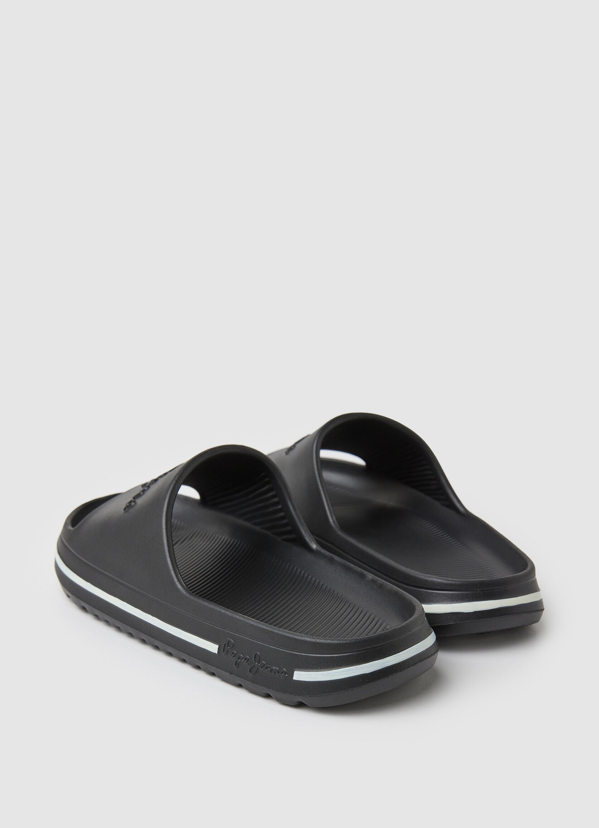 Chinelo de praia estilo slide - preto