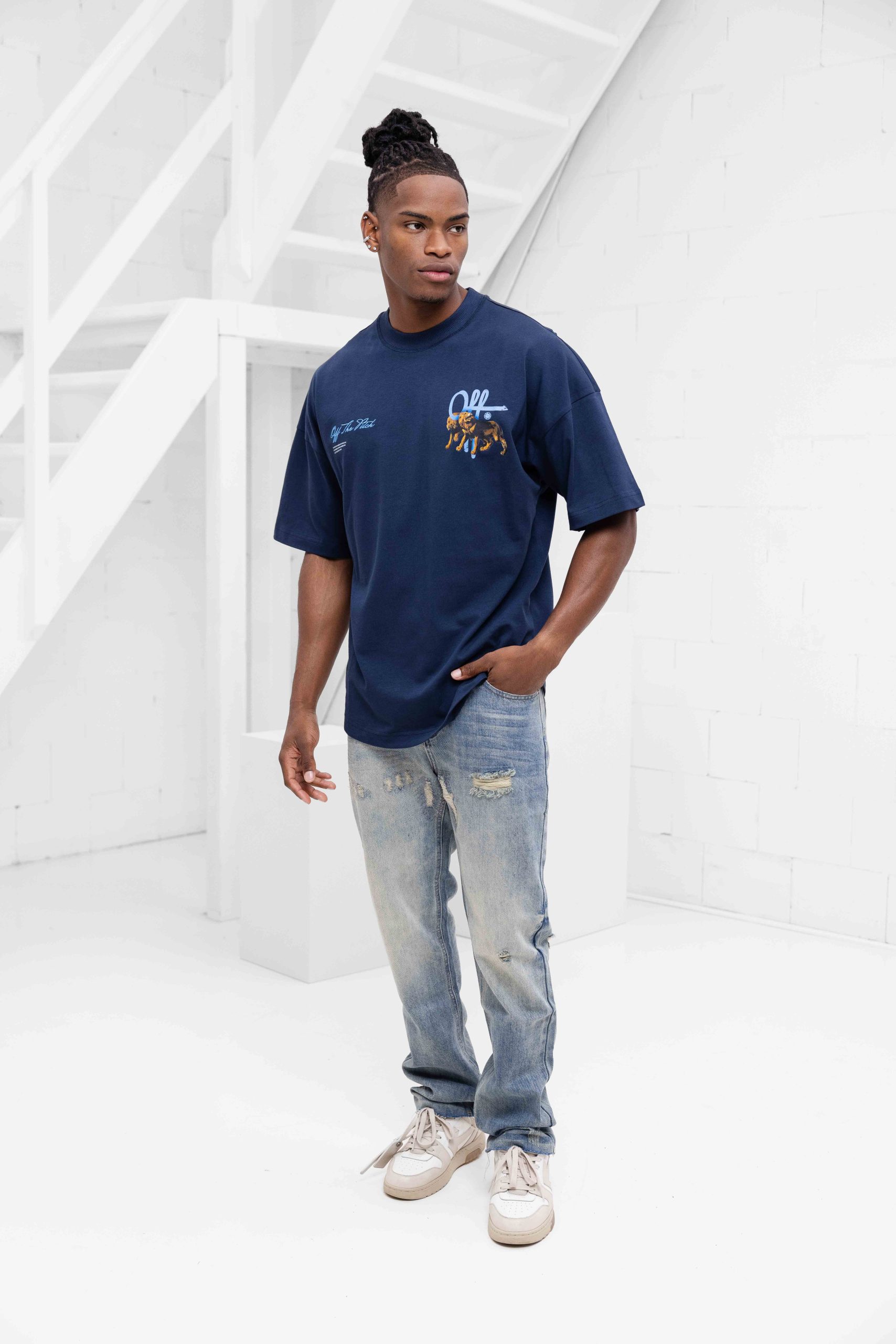 Off The Pitch Lion T-Shirt Heren Donkerblauw