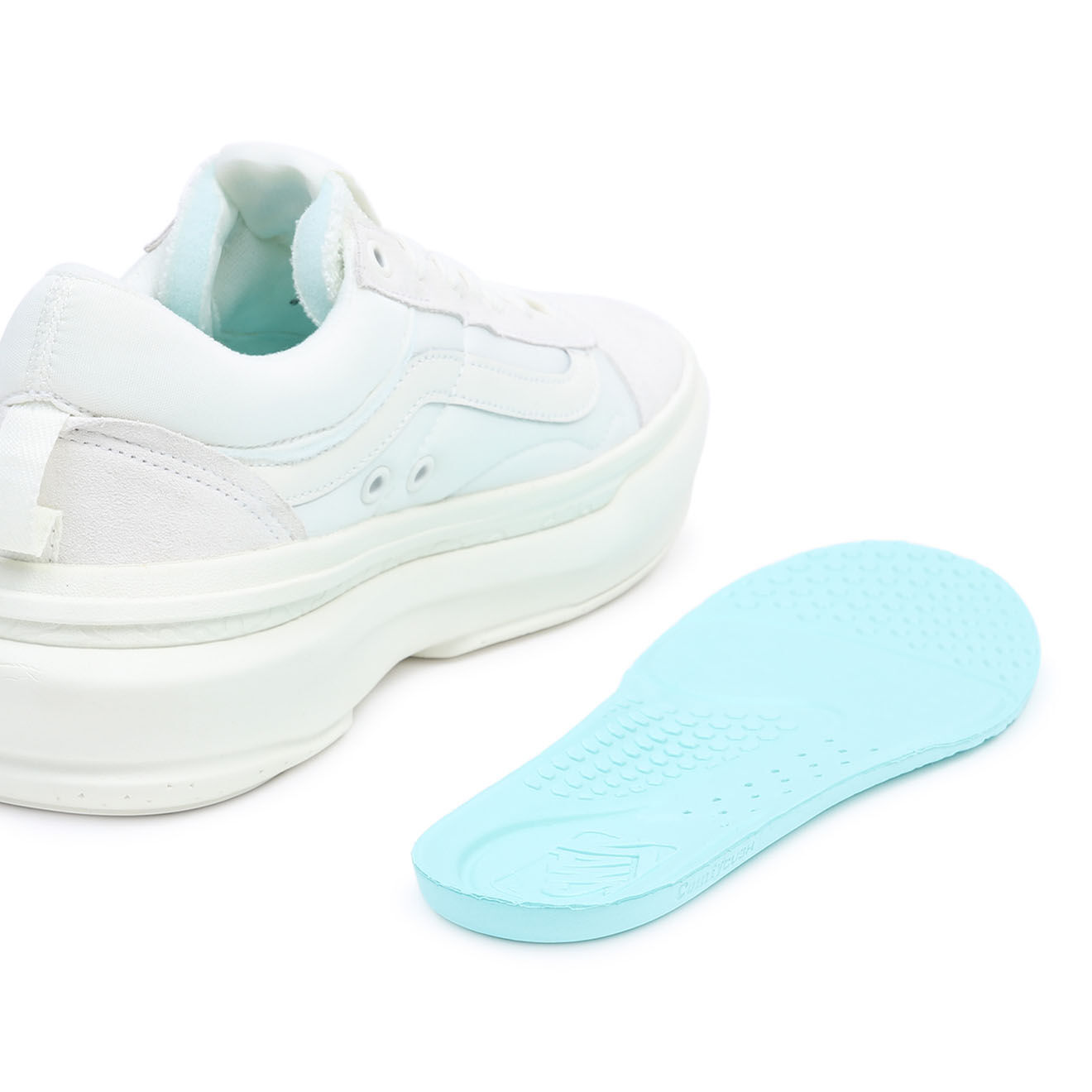 Vans Baskets Old Skool Overt Plus C blanches