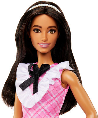 Barbie Fashionista Dukke med Svart Hår & Rutete Kjole
