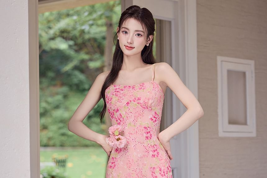 sansweet - Effen cropped vest / spaghettibandjes bloemen maxi manteljurk / set