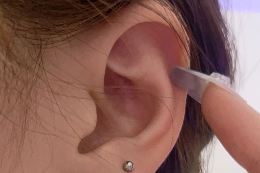 Sharkkira - Oorbel met strik en strasssteentjes / Ketting met harthanger