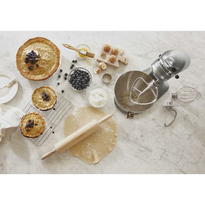 Batedeira KitchenAid de 10 velocidades e 4,5 litros.