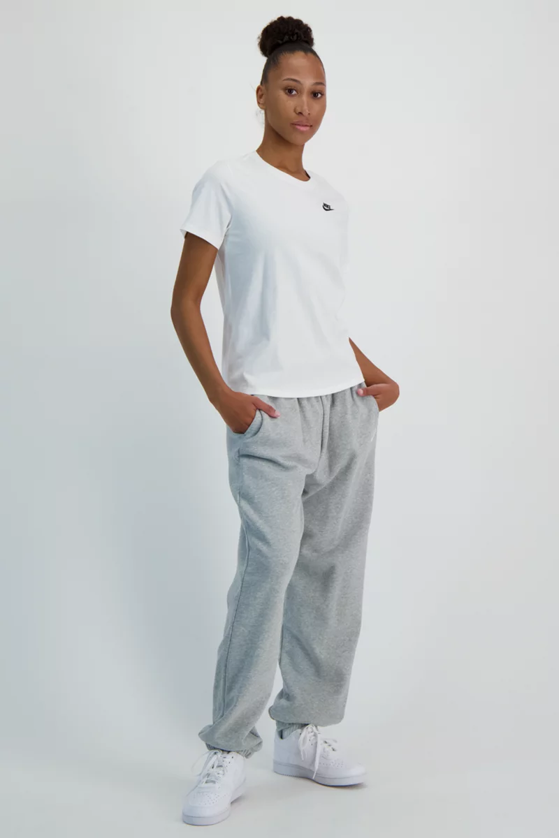 Nike Sportswear Club Essentials Damen T-Shirt