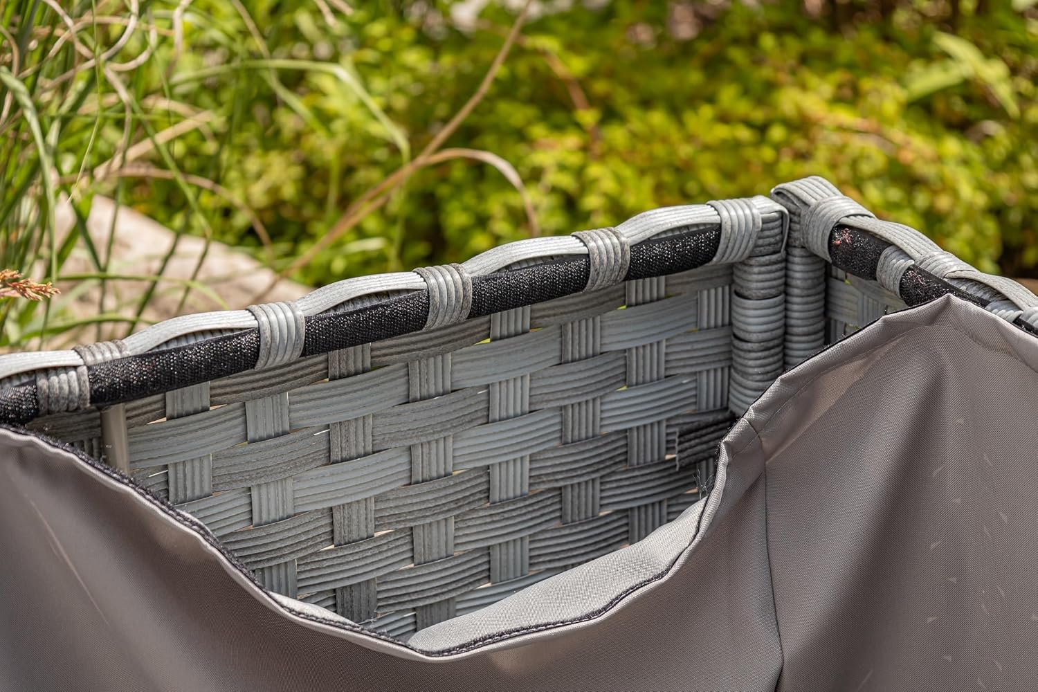 Ondis24 Gartenmöbel Set Hollywood, Sitzgruppe für 8 Personen, Gartenset mit Tisch Schirm Sitzkissen, Balkonmöbel Essgruppe Garten, Lounge Sitzgarnitur