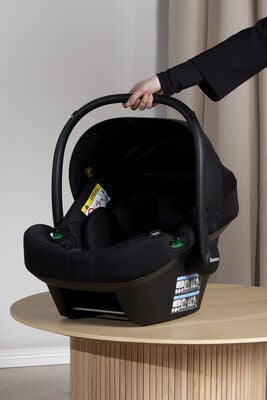 Beemoo Route i-Size Babybilstol, Black Stone