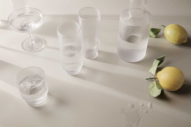 Ferm Living Ripple karaf 1L H24 Clear