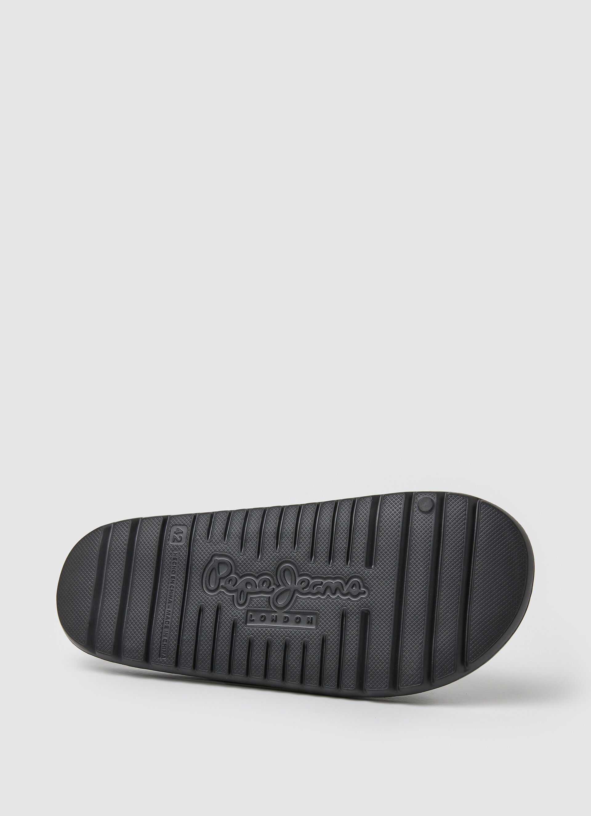 Chinelo de praia estilo slide - preto